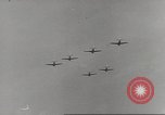 Standbild P-47 Thunderbolt Flugzeuge Vereinigtes Königreich, 1944, aus Sekunde 59 historischem Filmmaterial Videoclip 65675057707