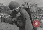 Standbild amerikanische Soldaten Italien, 1944, aus Sekunde 47 historischem Filmmaterial Videoclip 65675057708