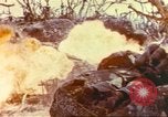 Standbild United States Marines Schlacht auf Iwo Jima Iwo Jima, 1945, aus Sekunde 48 historischem Filmmaterial Videoclip 65675057732
