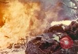 Standbild United States Marines Schlacht auf Iwo Jima Iwo Jima, 1945, aus Sekunde 49 historischem Filmmaterial Videoclip 65675057732