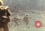 Standbild United States Marines Schlacht auf Iwo Jima Iwo Jima, 1945, aus Sekunde 52 historischem Filmmaterial Videoclip 65675057732