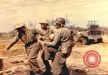 Standbild United States Marines Schlacht auf Iwo Jima Iwo Jima, 1945, aus Sekunde 61 historischem Filmmaterial Videoclip 65675057732