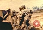 Standbild United States Marines Schlacht auf Iwo Jima Iwo Jima, 1945, aus Sekunde 62 historischem Filmmaterial Videoclip 65675057732