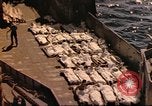 Standbild Vereinigten Staaten Marines Iwo Jima, 1945, aus Sekunde 27 historischem Filmmaterial Videoclip 65675057734