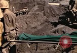 Standbild Vereinigten Staaten Marines Iwo Jima, 1945, aus Sekunde 40 historischem Filmmaterial Videoclip 65675057734