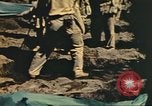 Standbild Vereinigten Staaten Marines Iwo Jima, 1945, aus Sekunde 47 historischem Filmmaterial Videoclip 65675057734