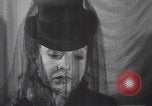 Image les mannequins montrent des chapeaux de fourrure New York City USA, 1940, de la seconde 11 séquences d'archives historiques vidéo 65675057748