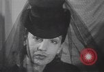 Image les mannequins montrent des chapeaux de fourrure New York City USA, 1940, de la seconde 12 séquences d'archives historiques vidéo 65675057748