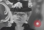 Image les mannequins montrent des chapeaux de fourrure New York City USA, 1940, de la seconde 18 séquences d'archives historiques vidéo 65675057748