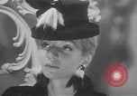 Image les mannequins montrent des chapeaux de fourrure New York City USA, 1940, de la seconde 19 séquences d'archives historiques vidéo 65675057748