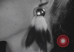 Image les mannequins montrent des chapeaux de fourrure New York City USA, 1940, de la seconde 21 séquences d'archives historiques vidéo 65675057748