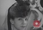 Image les mannequins montrent des chapeaux de fourrure New York City USA, 1940, de la seconde 23 séquences d'archives historiques vidéo 65675057748