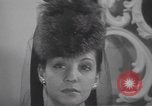 Image les mannequins montrent des chapeaux de fourrure New York City USA, 1940, de la seconde 24 séquences d'archives historiques vidéo 65675057748