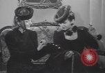 Image les mannequins montrent des chapeaux de fourrure New York City USA, 1940, de la seconde 34 séquences d'archives historiques vidéo 65675057748