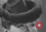 Image les mannequins montrent des chapeaux de fourrure New York City USA, 1940, de la seconde 51 séquences d'archives historiques vidéo 65675057748