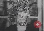 Image les mannequins montrent des chapeaux de fourrure New York City USA, 1940, de la seconde 59 séquences d'archives historiques vidéo 65675057748