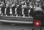 Image Croix-Rouge parade Moncton Canada, 1940, de la seconde 16 séquences d'archives historiques vidéo 65675057750