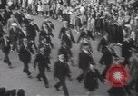 Image Croix-Rouge parade Moncton Canada, 1940, de la seconde 24 séquences d'archives historiques vidéo 65675057750