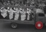 Image Croix-Rouge parade Moncton Canada, 1940, de la seconde 28 séquences d'archives historiques vidéo 65675057750