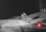 Standbild Eiskunstlauf Kanada, 1960, aus Sekunde 10 historischem Filmmaterial Videoclip 65675057781
