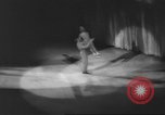 Standbild Eiskunstlauf Kanada, 1960, aus Sekunde 11 historischem Filmmaterial Videoclip 65675057781