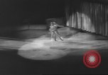 Standbild Eiskunstlauf Kanada, 1960, aus Sekunde 12 historischem Filmmaterial Videoclip 65675057781