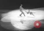 Standbild Eiskunstlauf Kanada, 1960, aus Sekunde 26 historischem Filmmaterial Videoclip 65675057781