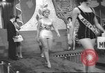 Standbild Miss-World-Wahlen London England Vereinigtes Königreich, 1960, aus Sekunde 3 historischem Filmmaterial Videoclip 65675057782