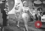 Standbild Miss-World-Wahlen London England Vereinigtes Königreich, 1960, aus Sekunde 4 historischem Filmmaterial Videoclip 65675057782