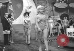 Standbild Miss-World-Wahlen London England Vereinigtes Königreich, 1960, aus Sekunde 6 historischem Filmmaterial Videoclip 65675057782