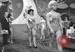 Standbild Miss-World-Wahlen London England Vereinigtes Königreich, 1960, aus Sekunde 7 historischem Filmmaterial Videoclip 65675057782