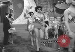 Standbild Miss-World-Wahlen London England Vereinigtes Königreich, 1960, aus Sekunde 8 historischem Filmmaterial Videoclip 65675057782