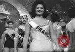 Standbild Miss-World-Wahlen London England Vereinigtes Königreich, 1960, aus Sekunde 10 historischem Filmmaterial Videoclip 65675057782