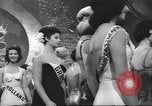 Standbild Miss-World-Wahlen London England Vereinigtes Königreich, 1960, aus Sekunde 12 historischem Filmmaterial Videoclip 65675057782