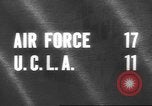 Standbild UCLA versus Air Force football Los Angeles California USA, 1962, aus Sekunde 1 historischem Filmmaterial Videoclip 65675057793