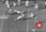 Standbild UCLA versus Air Force football Los Angeles California USA, 1962, aus Sekunde 18 historischem Filmmaterial Videoclip 65675057793