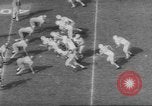 Standbild UCLA versus Air Force football Los Angeles California USA, 1962, aus Sekunde 20 historischem Filmmaterial Videoclip 65675057793