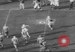 Standbild UCLA versus Air Force football Los Angeles California USA, 1962, aus Sekunde 42 historischem Filmmaterial Videoclip 65675057793
