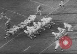 Standbild UCLA versus Air Force football Los Angeles California USA, 1962, aus Sekunde 50 historischem Filmmaterial Videoclip 65675057793