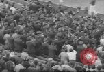 Standbild UCLA versus Air Force football Los Angeles California USA, 1962, aus Sekunde 56 historischem Filmmaterial Videoclip 65675057793