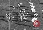 Standbild Football Game United States USA, 1962, aus Sekunde 11 historischem Filmmaterial Videoclip 65675057794