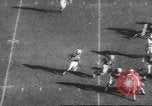 Standbild Football Game United States USA, 1962, aus Sekunde 13 historischem Filmmaterial Videoclip 65675057794