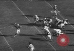 Standbild Football Game United States USA, 1962, aus Sekunde 21 historischem Filmmaterial Videoclip 65675057794