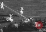 Standbild Football Game United States USA, 1962, aus Sekunde 24 historischem Filmmaterial Videoclip 65675057794