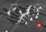 Standbild Football Game United States USA, 1962, aus Sekunde 32 historischem Filmmaterial Videoclip 65675057794