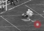 Immagine di Ivy League calcio Princeton New Jersey USA, 1960, secondo 22 filmato di repertorio 65675057802