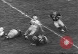 Immagine di Ivy League calcio Princeton New Jersey USA, 1960, secondo 35 filmato di repertorio 65675057802
