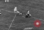 Immagine di Ivy League calcio Princeton New Jersey USA, 1960, secondo 45 filmato di repertorio 65675057802