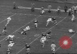 Immagine di Ivy League calcio Princeton New Jersey USA, 1960, secondo 55 filmato di repertorio 65675057802