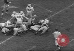 Immagine di Ivy League calcio Princeton New Jersey USA, 1960, secondo 61 filmato di repertorio 65675057802